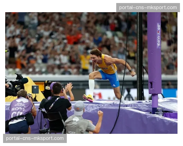 世界田径室内锦标赛：杜普兰蒂斯冲击撑杆跳高新世界纪录